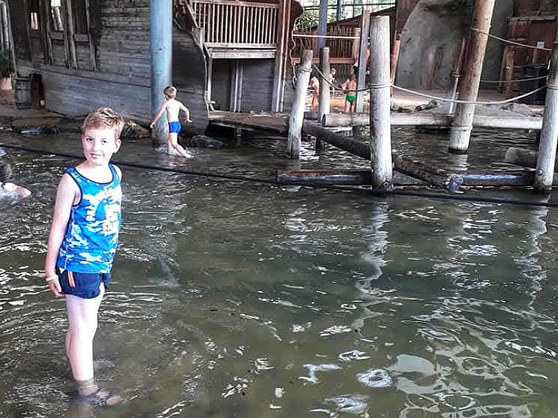 Lekker spelen met water en zand in RavotAapia!