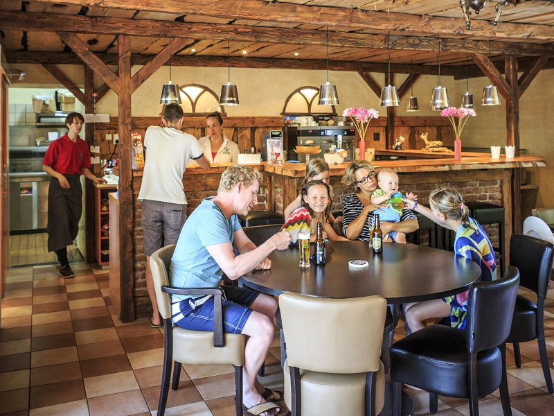 Je kan bij de Pampel lekker eten in het burger restaurant