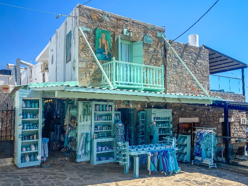 Een kleurrijk winkeltje in Plaka. Plaka is een klein dorpje aan de noordkust van Kreta. Elisabeth heeft hier lekker gegeten en de boot genomen naar Spinalonga.