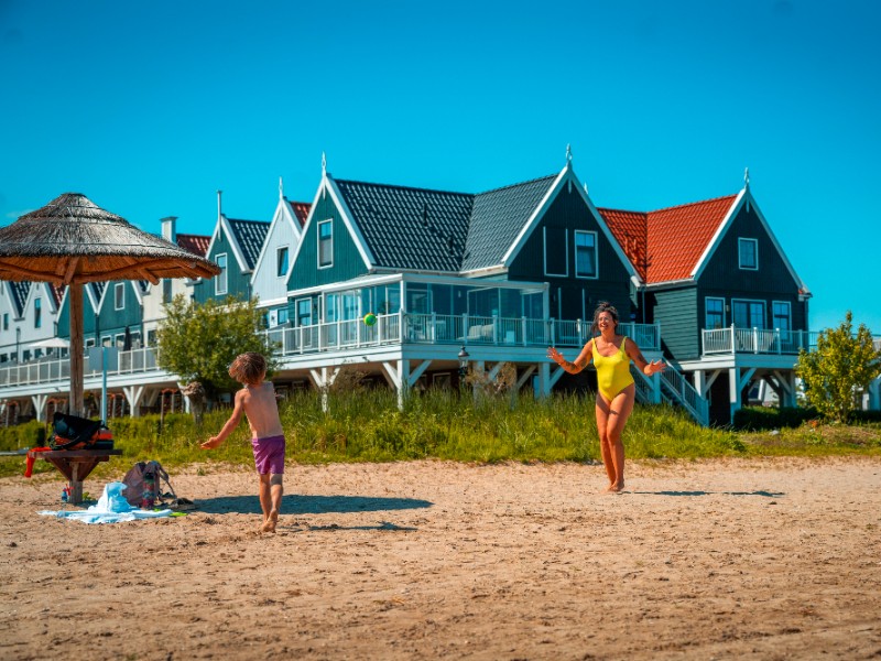 Spelen op het strandje