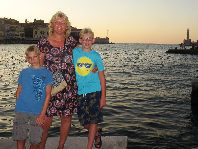 Bij de mooie haven van Chania