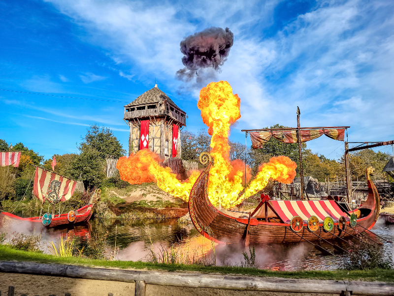 Spectaculaire shows bij Puy-du-Fou in de Franse Vendée. Wat ons betreft een uniek attractiepark in Europa.
