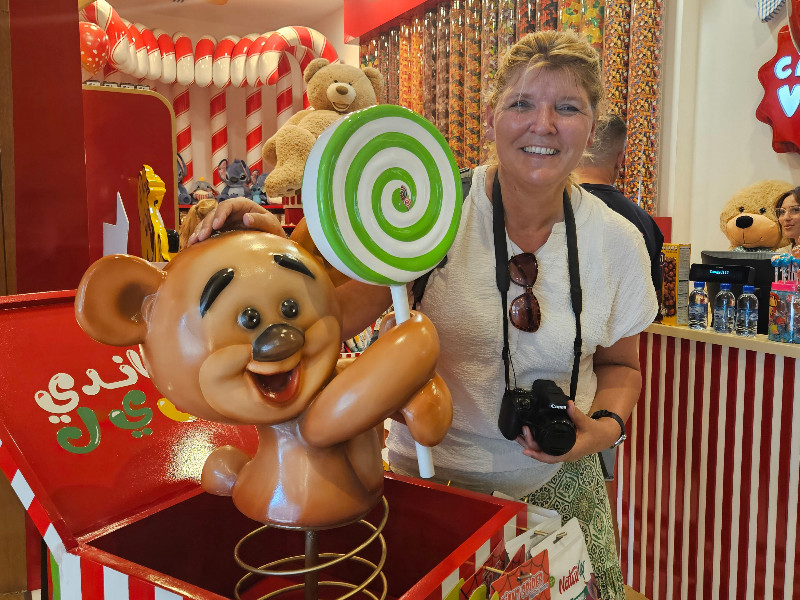 In de speelgoedwinkel kun je ook lekkere snoepjes kopen