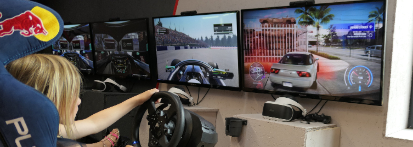 Racen in de VR Experience Limburg