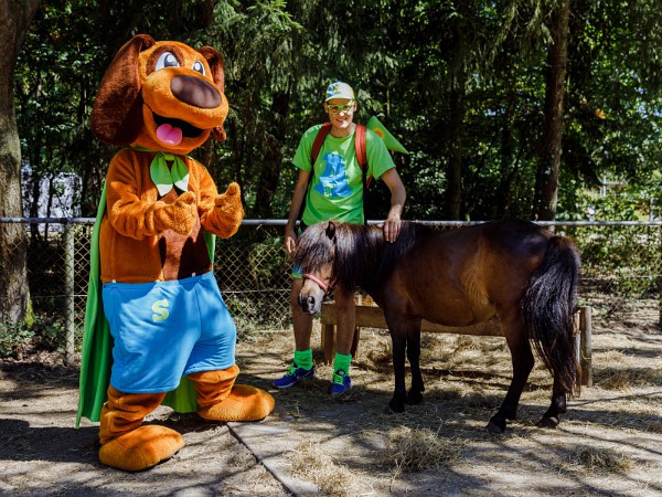 Alex en Sammy bij de pony