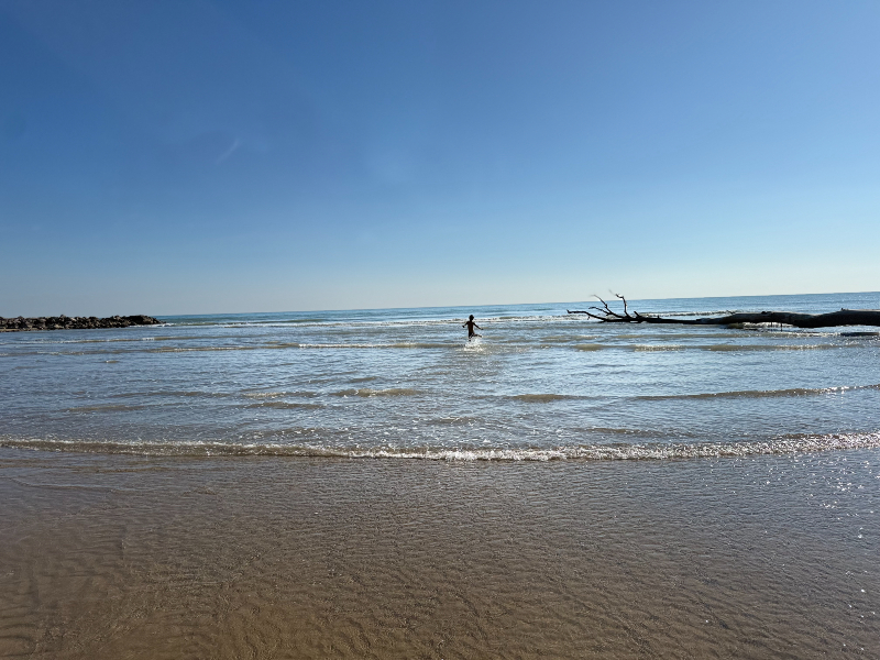 Bibione heeft ook in oktober nog heerlijke dagen met zon! Het strand is erg fijn.