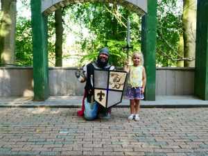 Emma ging met ridder Roy op drakenjacht