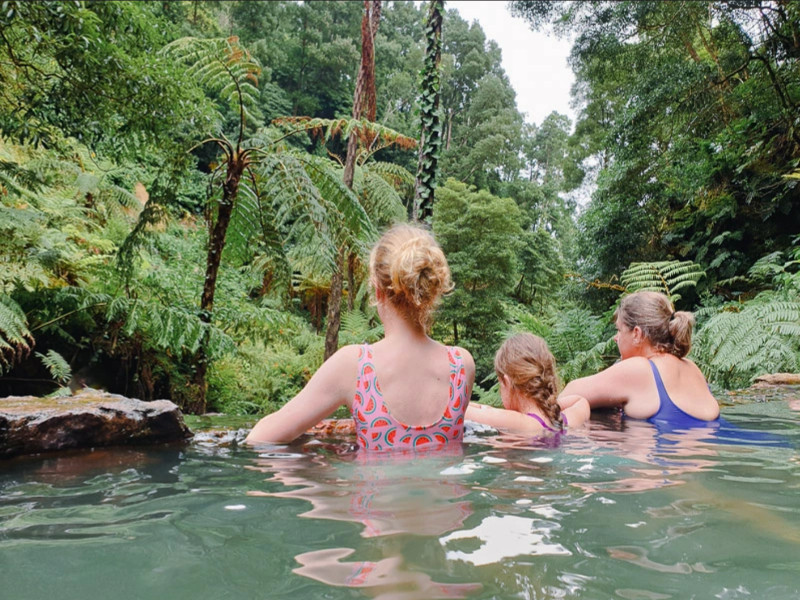 Op Sao Miguel vind je de Caldeira Velha Warmwaterbronnen