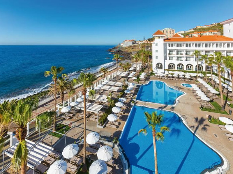 Het zwembad van RIU Madeira