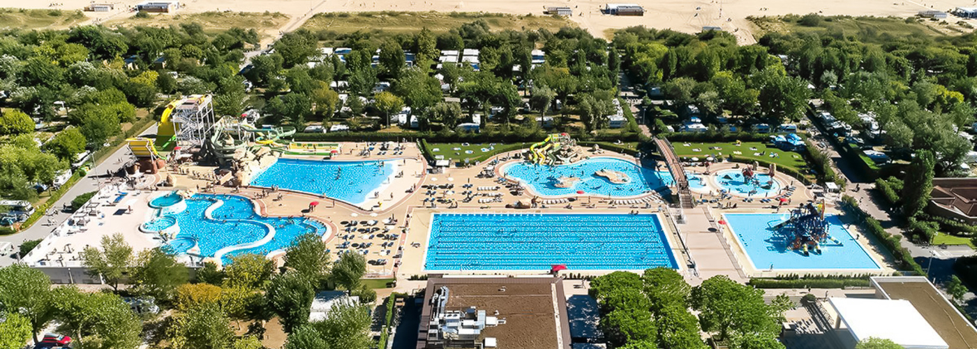 Uitzicht over de kindvriendelijke camping Marina di Venezia aan de Venetiaanse kust in Italië