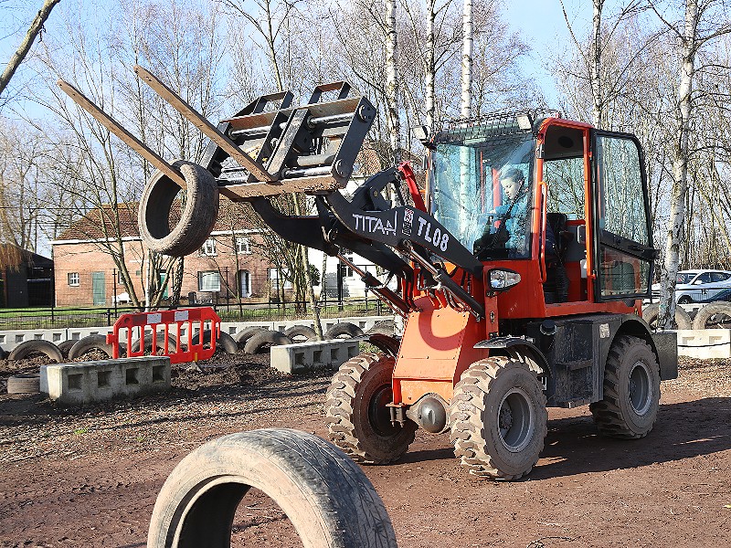 Banden stapelen met de kniklader