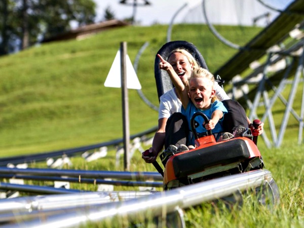Rodelen op de Zomerrodelbaan in Oberstdorf