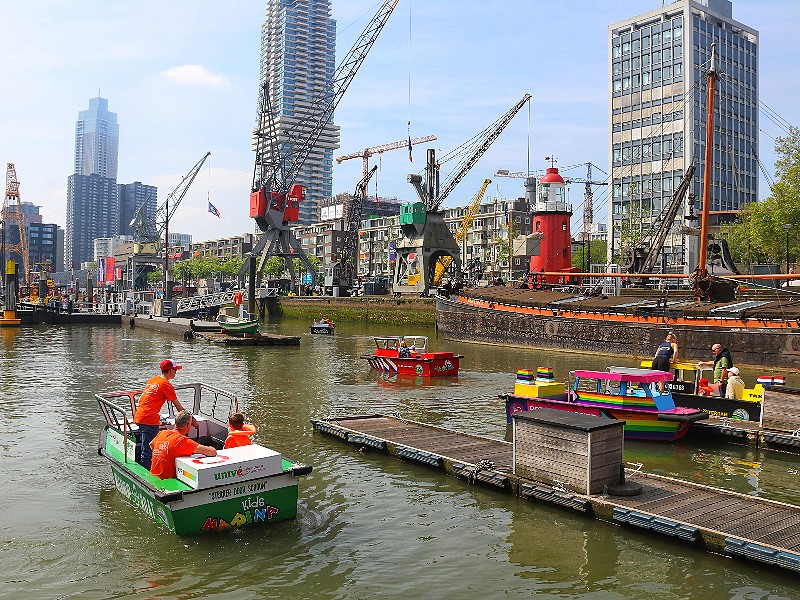 Zelf bootje varen in de Kids Marina in Rotterdam, hoe leuk is dat?