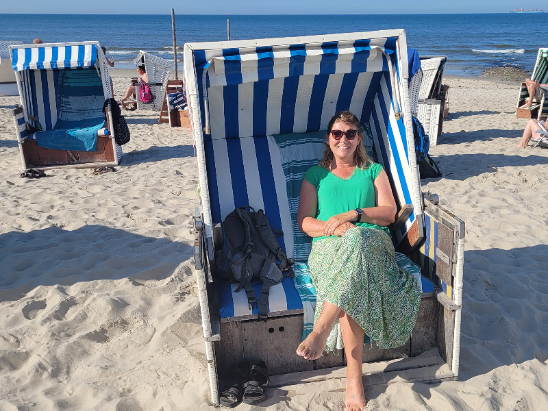 Sabine in de strandkorf op Wangerooge