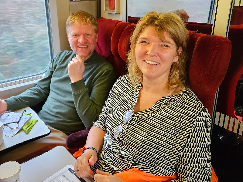 Sabine in de trein op weg naar Val d'Arly