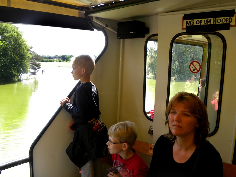 Op safari vanuit de boot