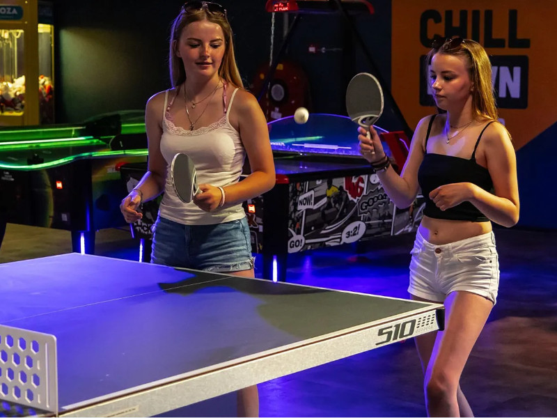 Tafeltennissen in de Chil Down bij Samoza, leuke plek voor tieners!