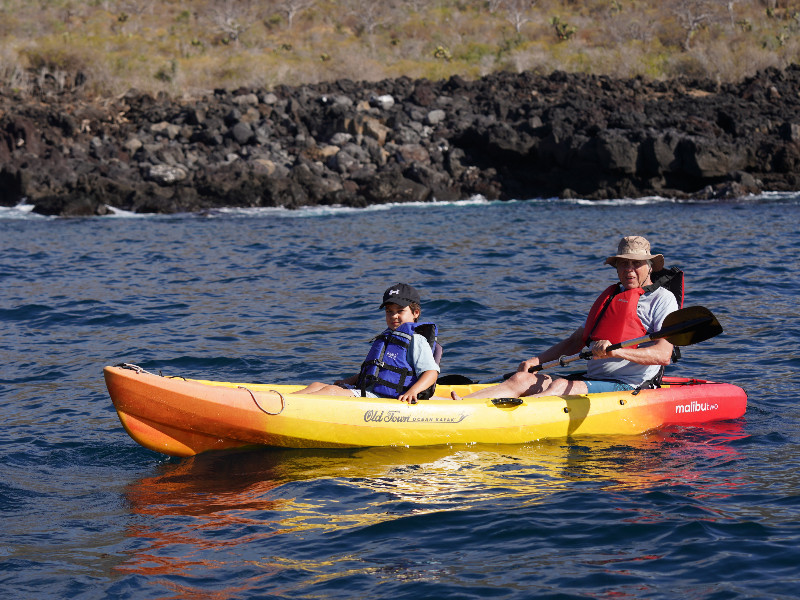 Kanoën bij Santiago Island
