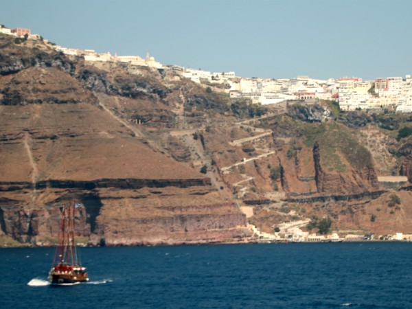 Santorini vanaf de zee gezien