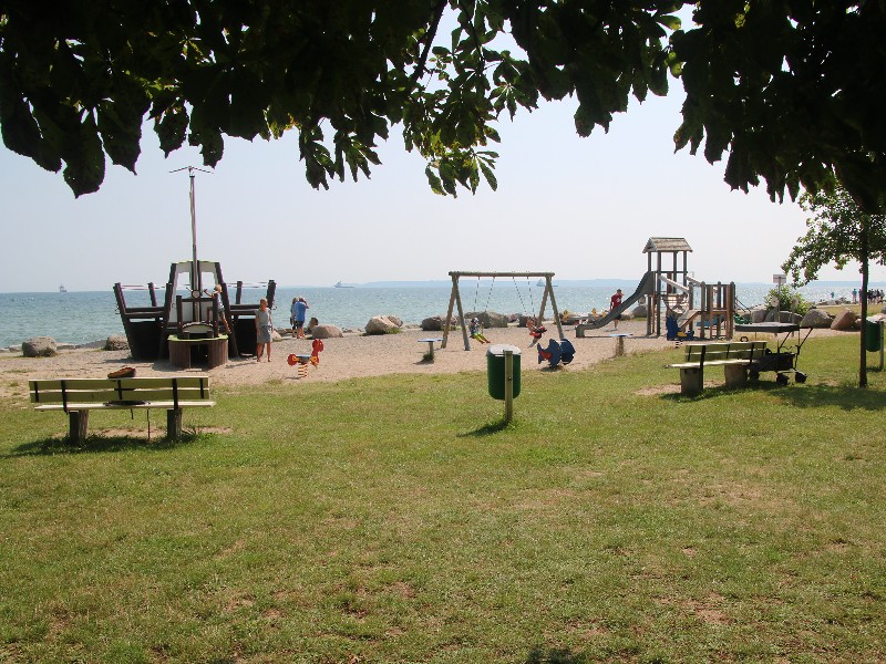 Speeltuintje aan zee bij Sassnitz
