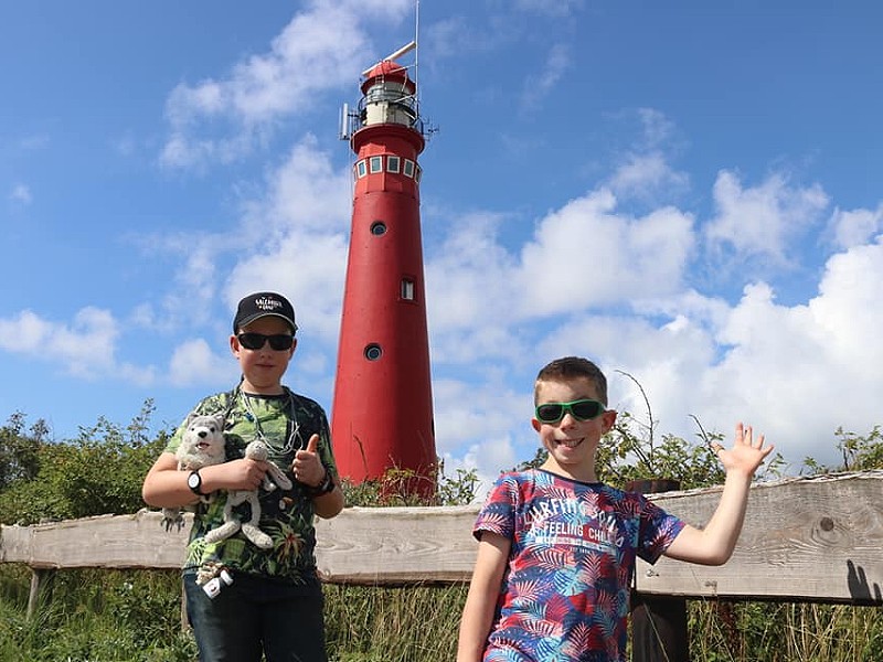 De mooie rode vuurtoren van Schier!