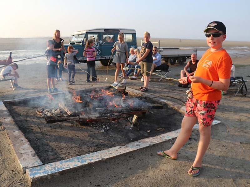Kampvuur op het strand met Lytje Willem!