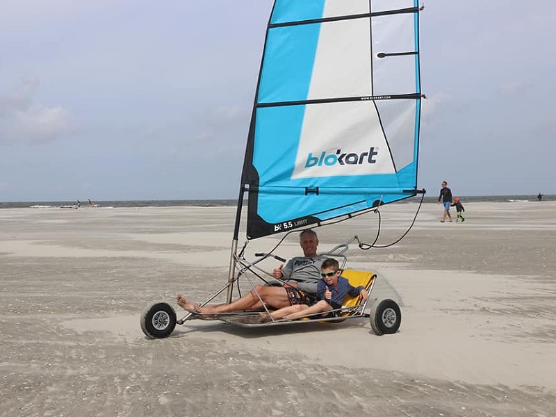 Voor wie wel van een beetje actie houdt: strandzeilen / blokarten op het strand van Schier