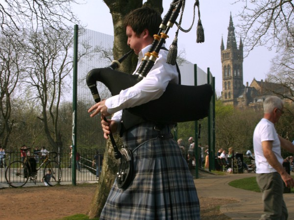 Doedelzakspeler in Schotland