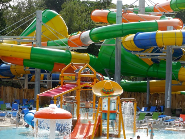 waterpark met glijbanen in nederland