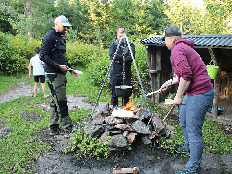 Koken op vuur bij Wildernest