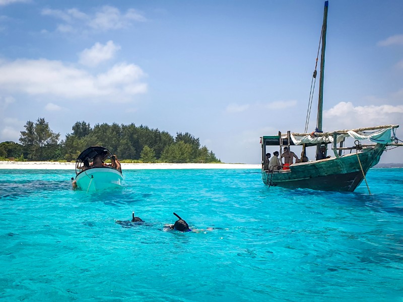 Je kan herlijk snorkelen voor de kust van Zanzibar