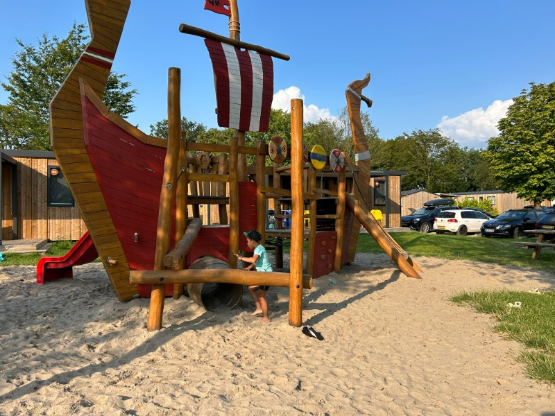 Onze kinderen aan het spelen bij Capfun Wondermolen
