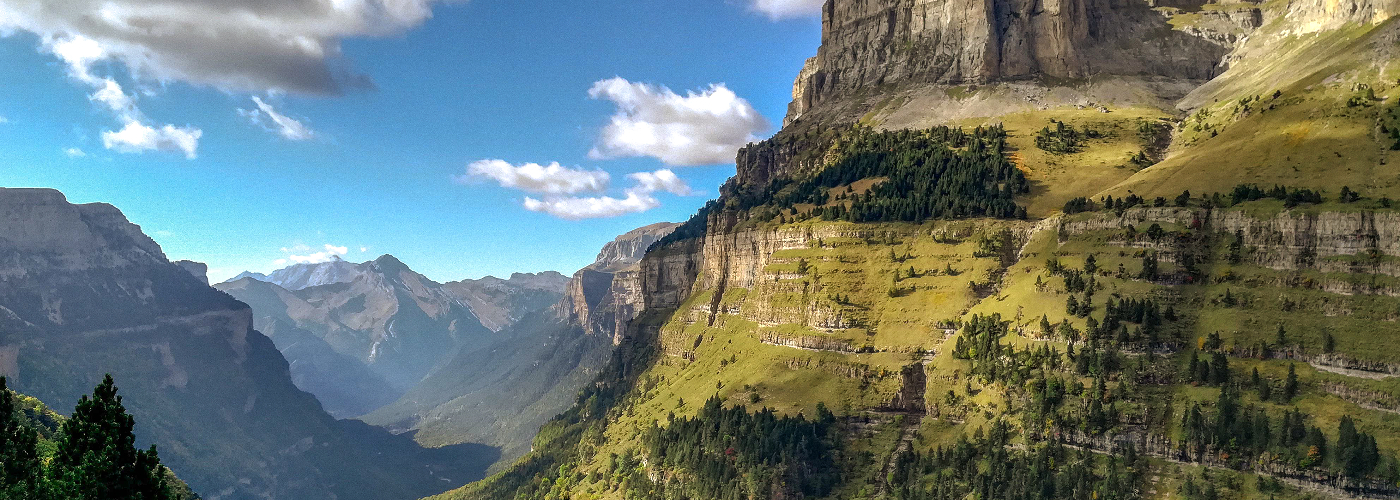 Uitzicht over de Spaanse Pyreneeën bij de vallei Ordesa