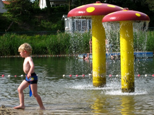 Een leuke speelplas bij Resort Arcen