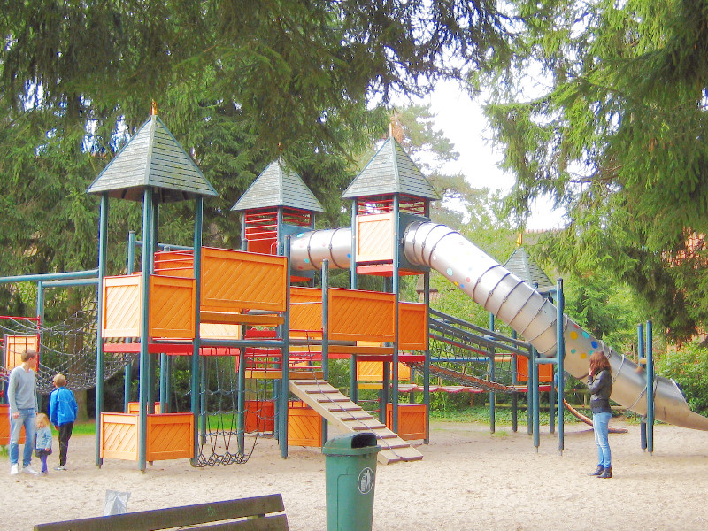 Leuke speeltuin bij de Katjeskelder