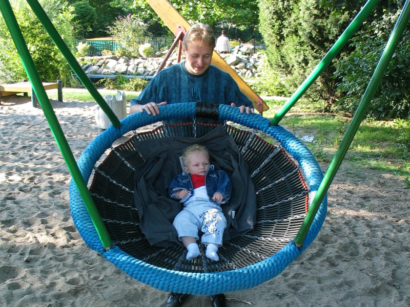 Plezier in de speeltuin met een baby