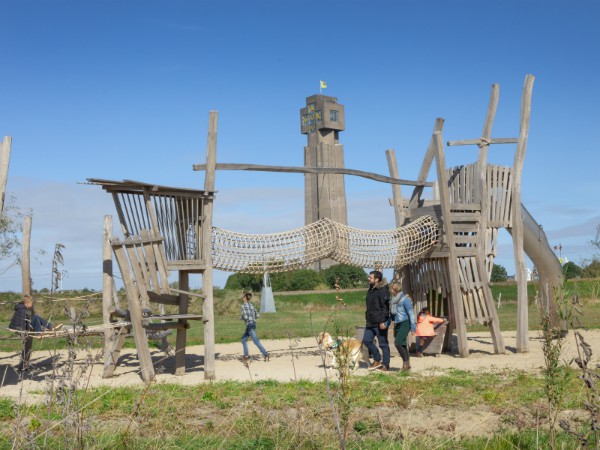 Eén van de vele speeltuinen in de natuur van West-Vlaanderen