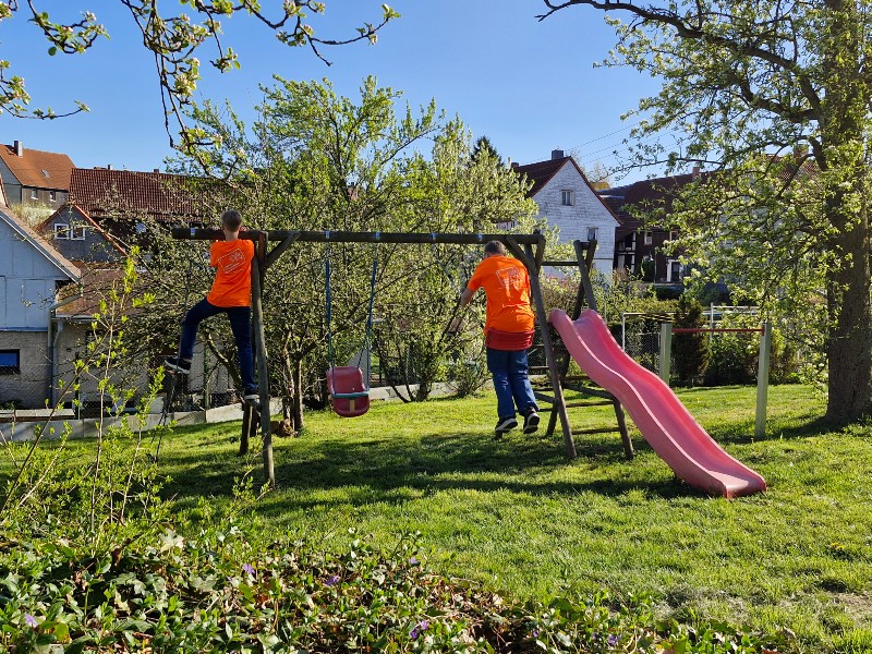 Heerlijk spelen in de tuin van Haus Asgard