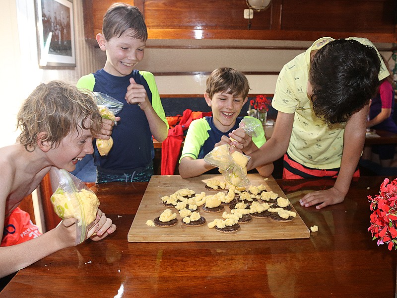 ....en dan 'tompoucen' maken!