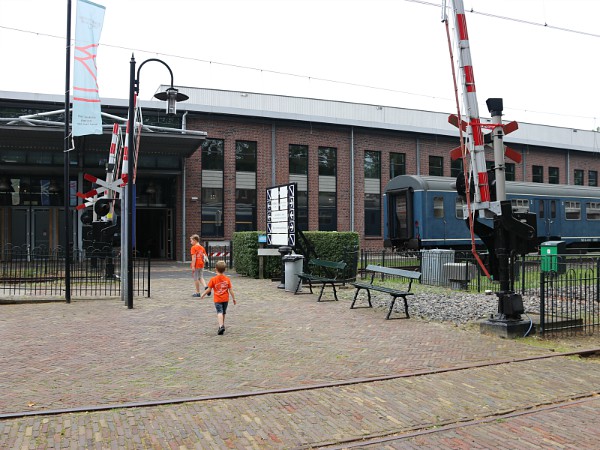 Yes, we zijn bij het Spoorwegmuseum!