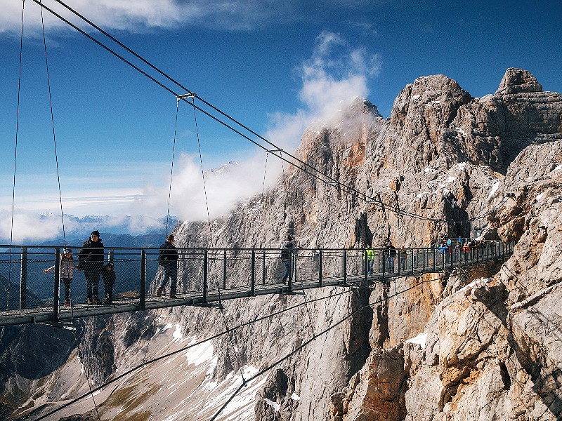 De spectaculaire hangbrug in Dachstein