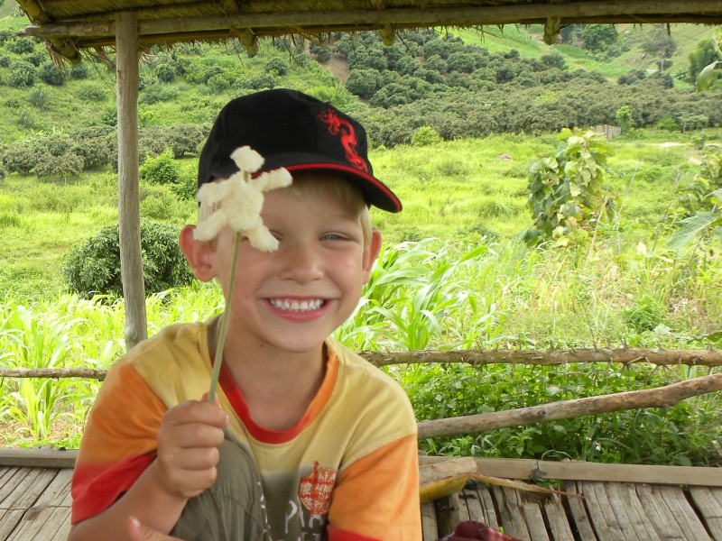 Dolly pret met een mannetje van sticky rice