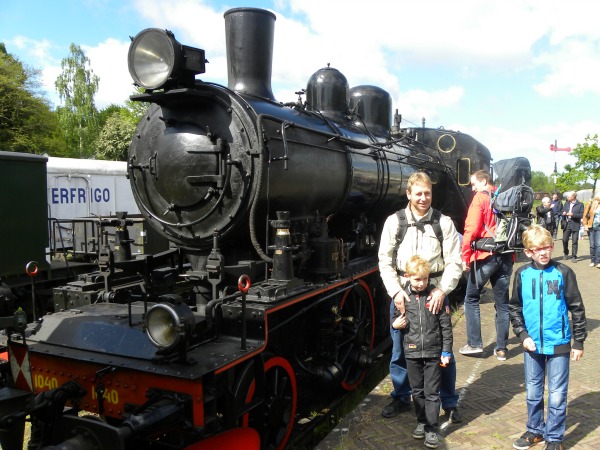 Mijn mannen bij de stoomtrein van de Miljoenenlijn