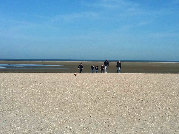 Het brede strand bij Ouddorp