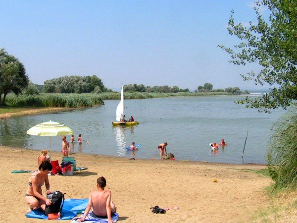 Een heerlijk strandje aan het Trasimenomeer