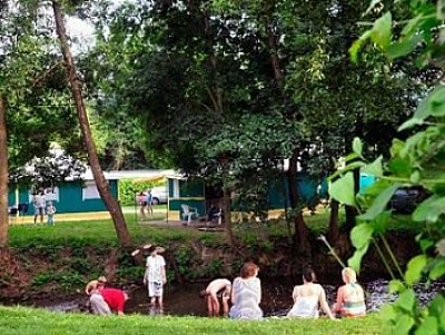 Campéole Le Giessen kledderen aan het water