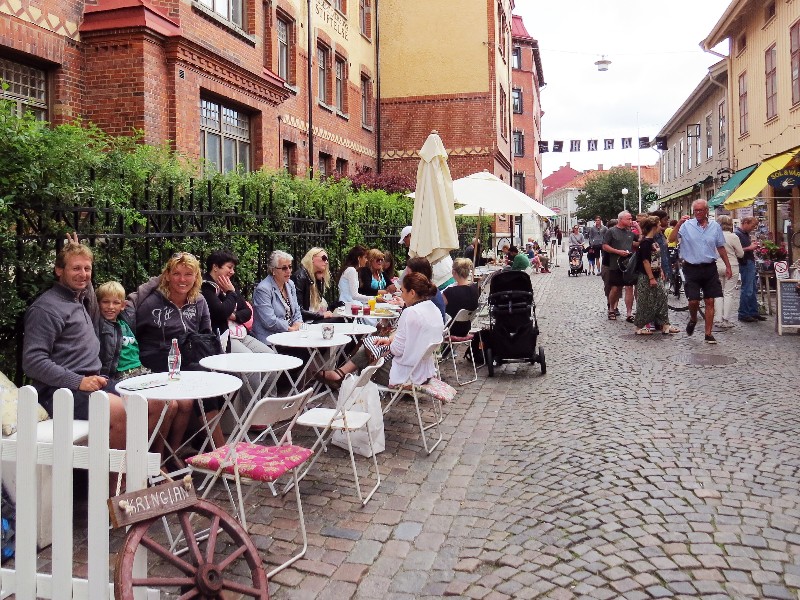 Op een terrasje in de gezellige Haga wijk van Göteborg