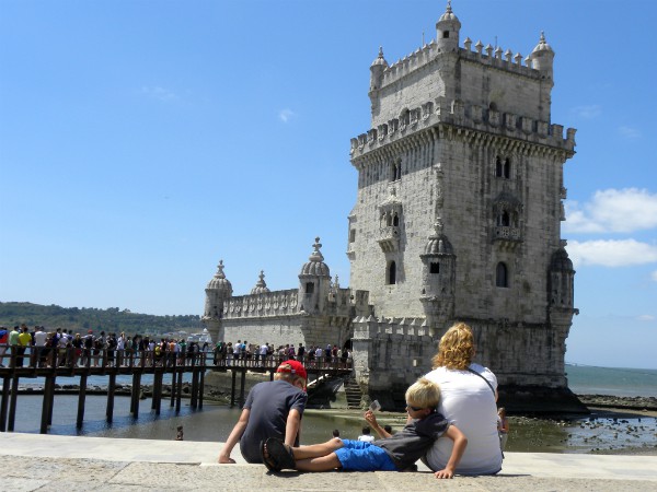 Even chillen bij Torre de Belém in Lissabon