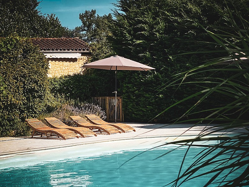 Heerlijk relaxen aan het zwembad.... Heerlijk relaxen aan het zwembad....