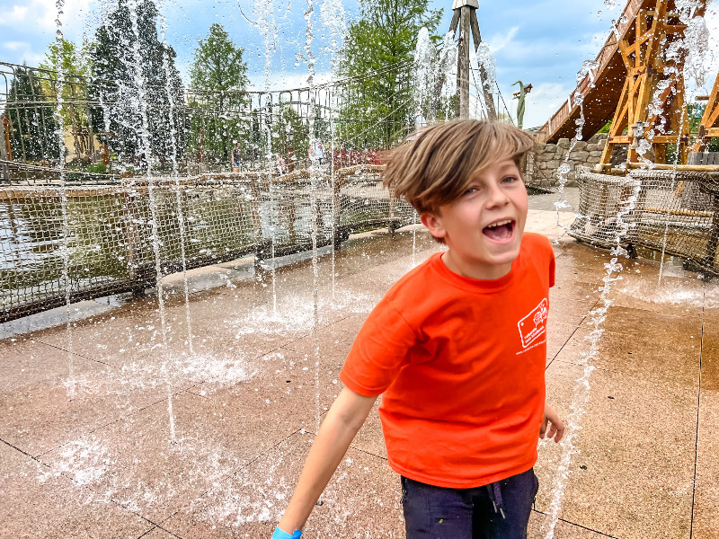 Duuk in Toverland Duuk in Toverland